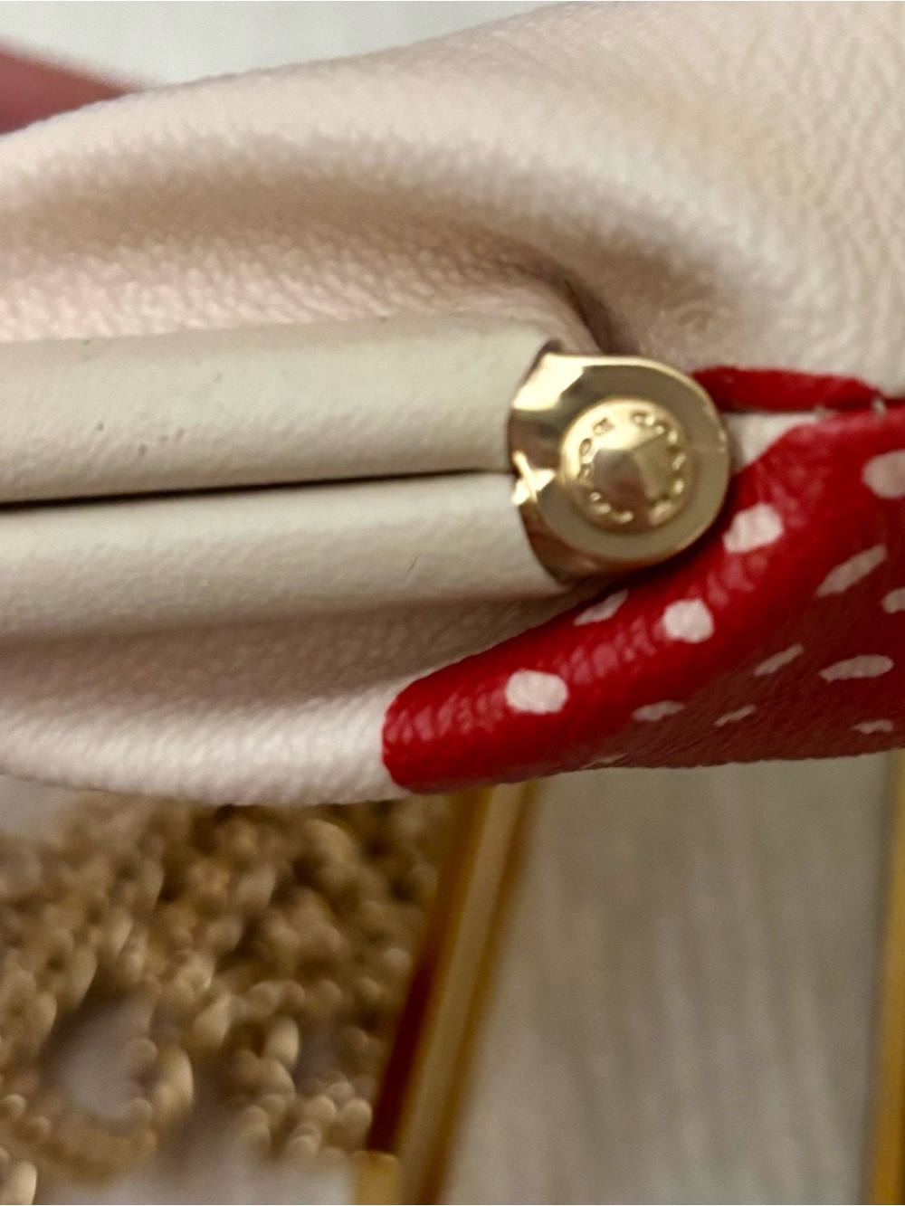 🍓 Coach Nora Kisslock Card Case Wild Strawberry Print Gold Chain Crossbody - Picture 9 of 11